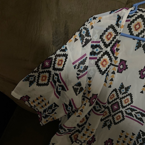 Colorful Spring Pattern Light Sweater - Picture 3 of 5